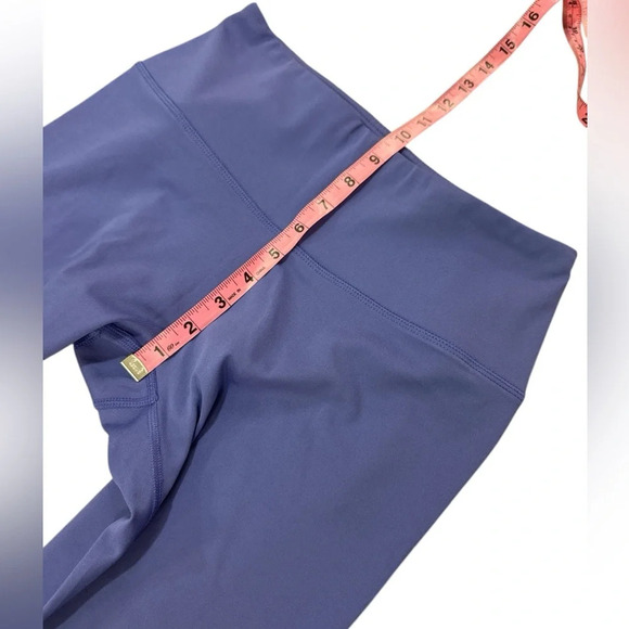 WWE TapOut Cropped Leggings - Picture 4 of 9